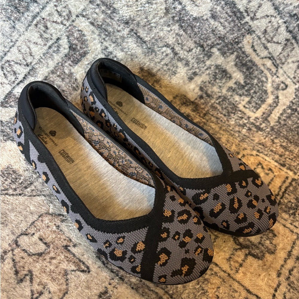 Clark’s Cloud Stepper Back,‎ Gray, and Leopard Print Ballet Flats Women’s Size 6